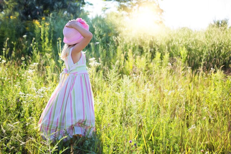 little-girl-2516582_960_720